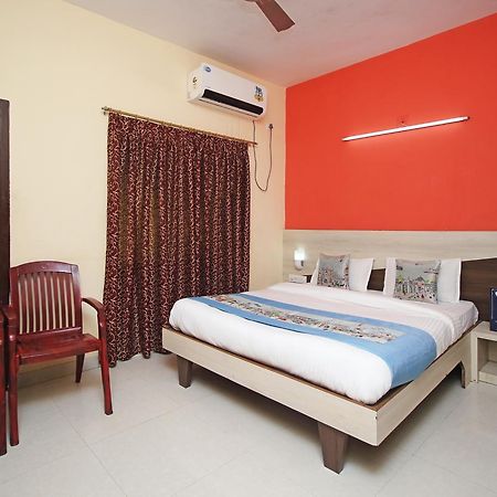 Oyo 7680 Park Lagoon Hotel Puri Esterno foto