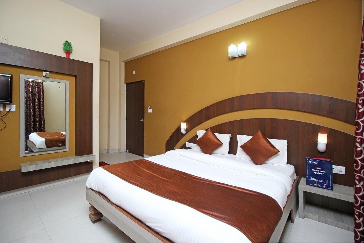 Oyo 7680 Park Lagoon Hotel Puri Esterno foto